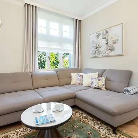 Elegancki Z Tarasem I Ogrodem W Sopocie By Rent Like Appartement